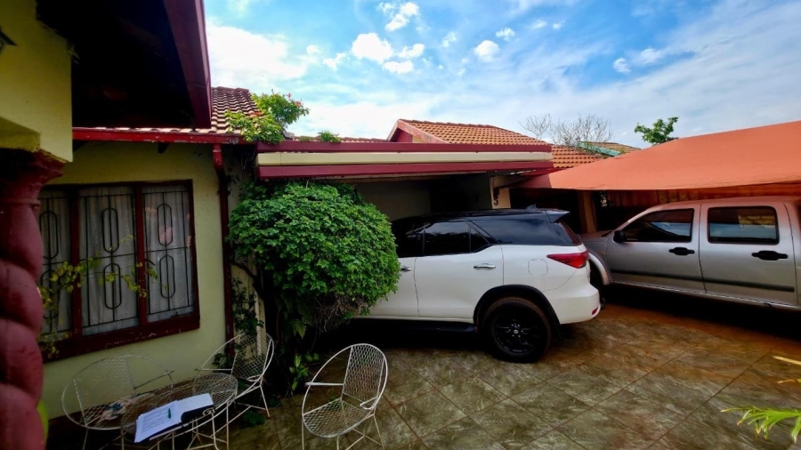 3 Bedroom Property for Sale in Geelhoutpark North West